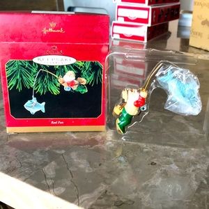 1999 Hallmark Reel Fun Keepsake fishing ornament
